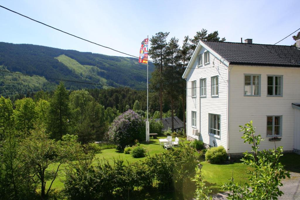 Furulund Pensjonat Ron Bagian luar foto